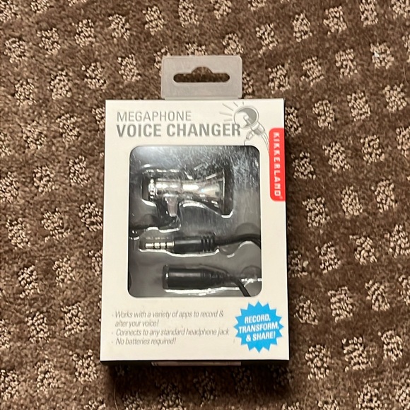 NWT- Megaphone Voice Changer - Picture 1 of 4
